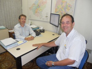 O Delegado do CRC/MS para Dourados e região, Contador Francisco Eduardo Custódio e o Encarregado do Setor de Fiscalização do CRC/MS, Contador Fernando Zanão.