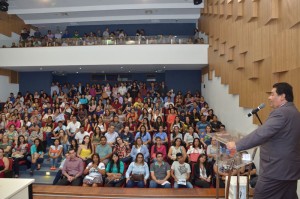 “...A mulher é capaz de transformar a dureza da Contabilidade numa coisa singela, bela, gostosa. A sua natureza sensível e cuidadora no trato com os números, com os relacionamentos, faz a diferença dentro do Sistema Contábil Brasileiro....Onde há uma mulher Profissional da Contabilidade, há um diferencial produtivo em relação ao homem Contador...” Trecho do discurso do Presidente do CRC/MS - Contador Ruberlei Bulgarelli  